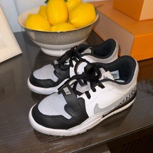 Jordan Legacy 312 low ps child size 12